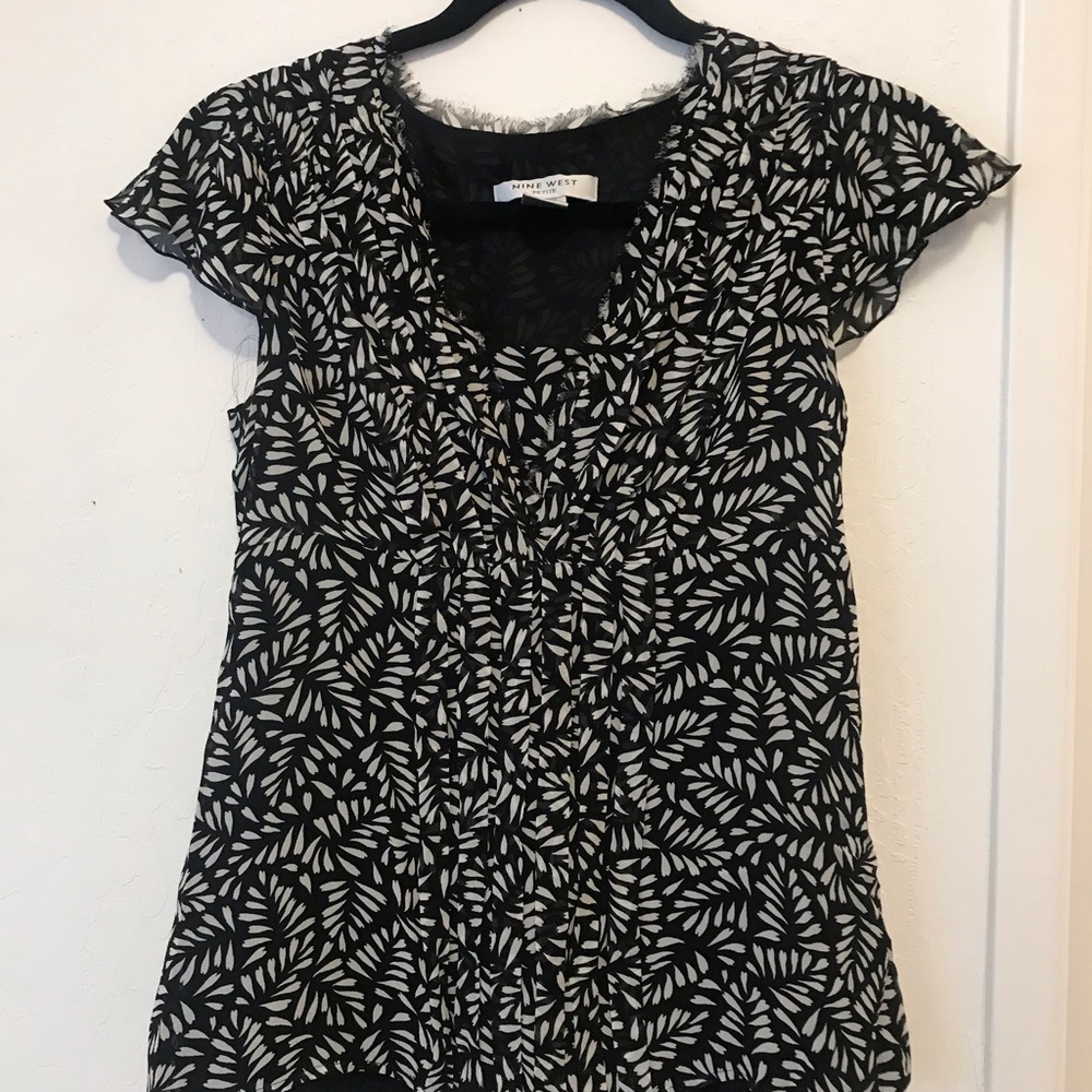 Nine west black and white small blouse